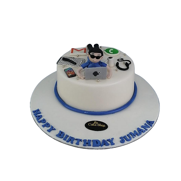 An online employee-themed cake